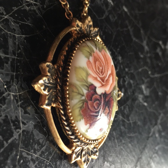 V I C T O R I A N;  hand painted cameo necklace 30” - Picture 4 of 9